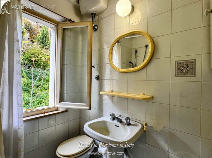 Image No.12-2 Bed House for sale