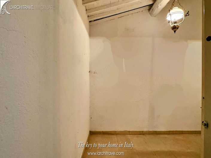 Image No.11-2 Bed House for sale