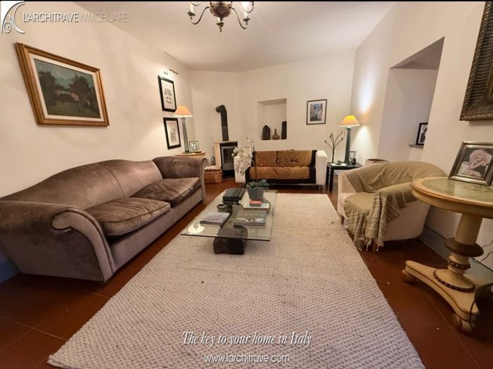 Image No.21-4 Bed House for sale