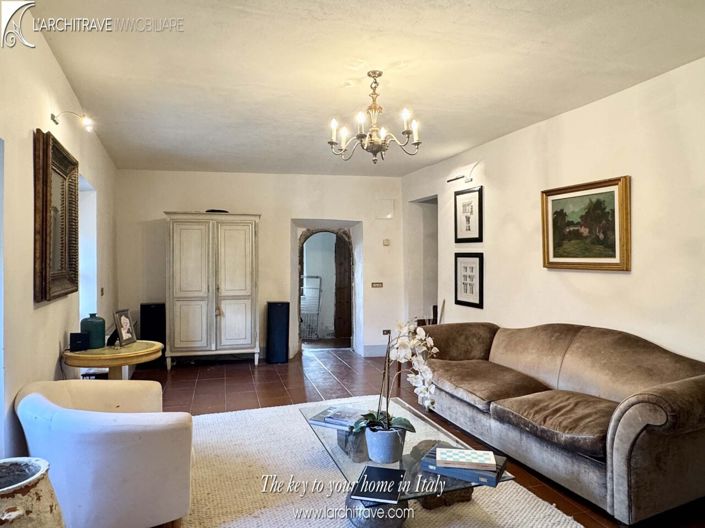 Image No.6-4 Bed House for sale