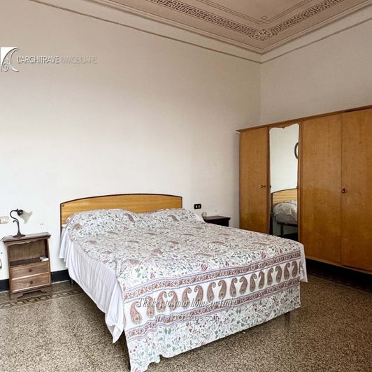 Image No.12-4 Bed House for sale