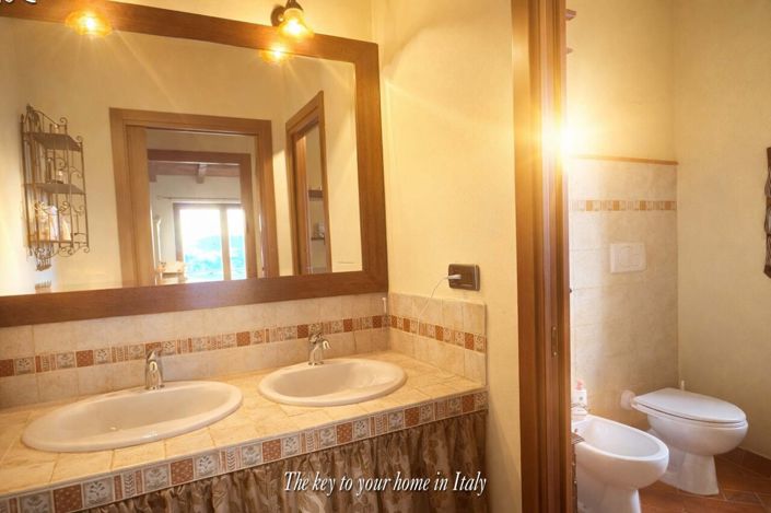 Image No.11-5 Bed House for sale