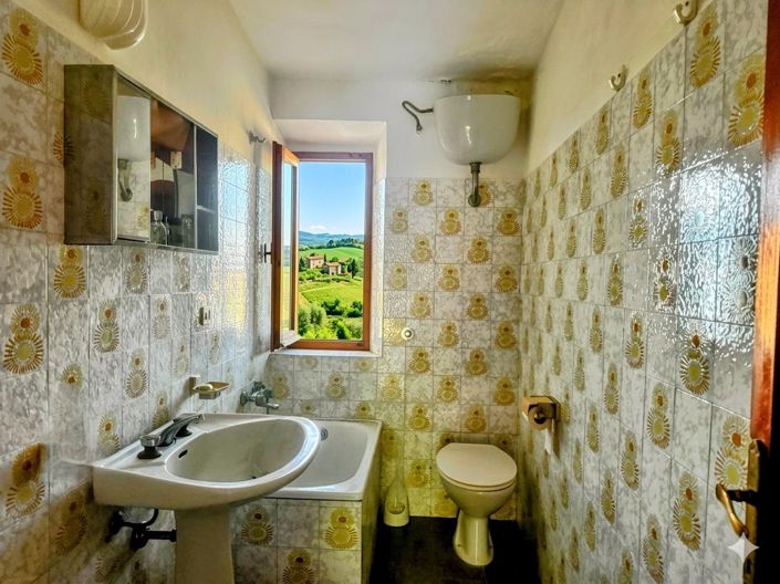Image No.7-2 Bed House for sale