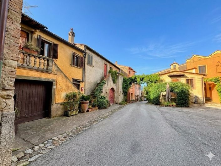 Image No.9-2 Bed House for sale