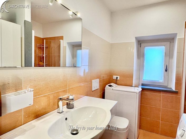 Image No.10-2 Bed House for sale