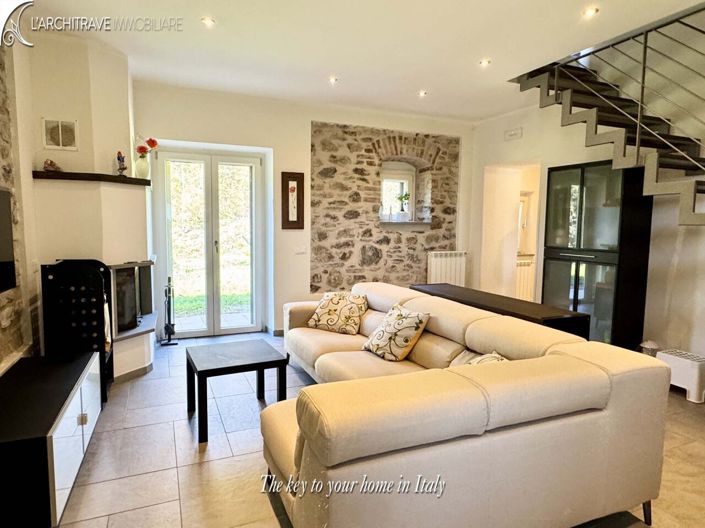 Image No.5-2 Bed House for sale