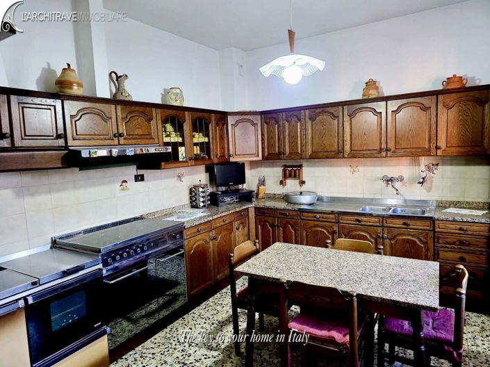 Image No.3-3 Bed House for sale