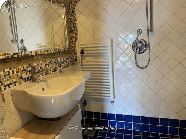 Image No.5-2 Bed House for sale