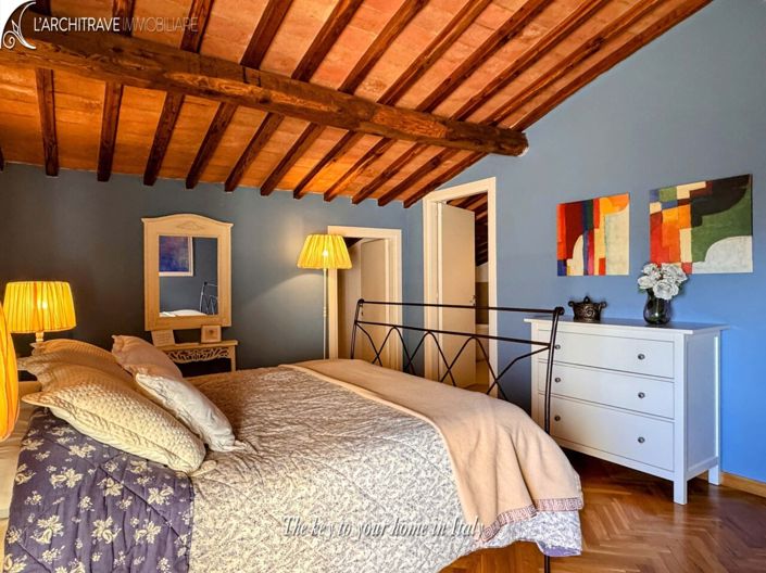 Image No.13-2 Bed House for sale