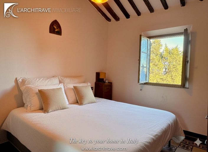 Image No.26-4 Bed House for sale