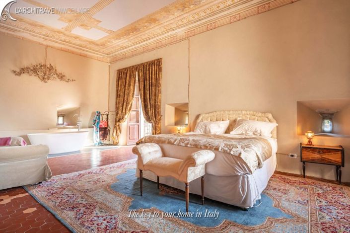 Image No.14-6 Bed House for sale