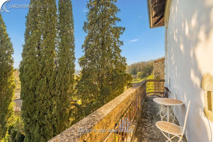 Image No.18-6 Bed House for sale