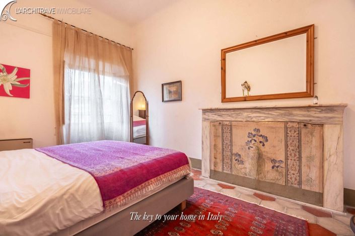 Image No.22-6 Bed House for sale