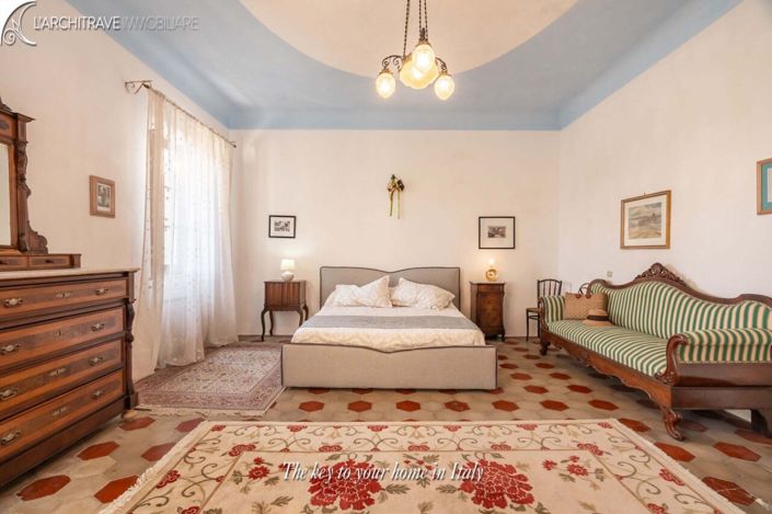 Image No.23-6 Bed House for sale