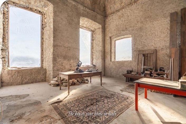 Image No.28-6 Bed House for sale
