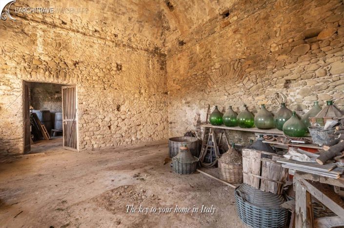 Image No.29-6 Bed House for sale