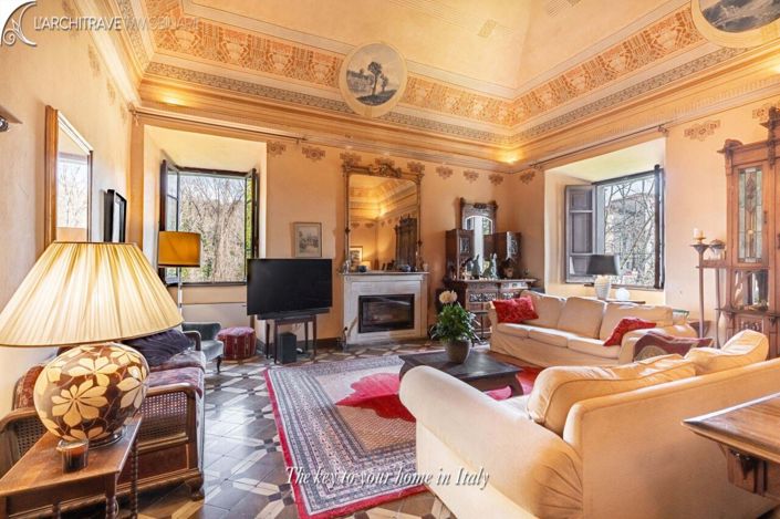 Image No.7-6 Bed House for sale