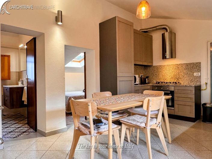 Image No.13-2 Bed House for sale