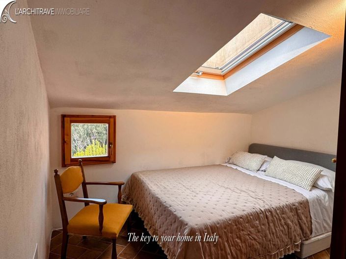 Image No.17-2 Bed House for sale