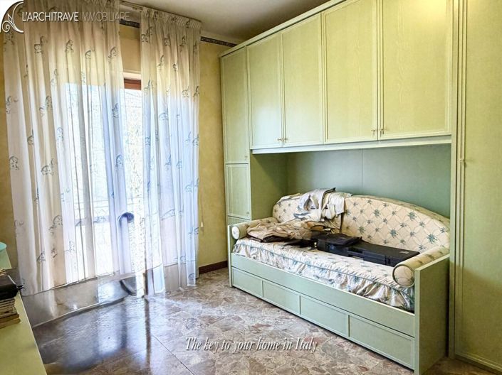 Image No.14-4 Bed House for sale