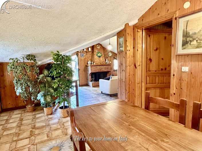 Image No.17-4 Bed House for sale