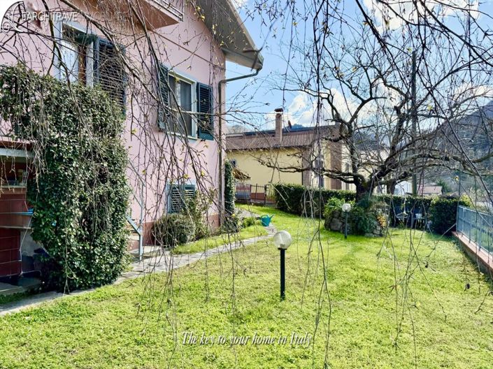 Image No.3-4 Bed House for sale