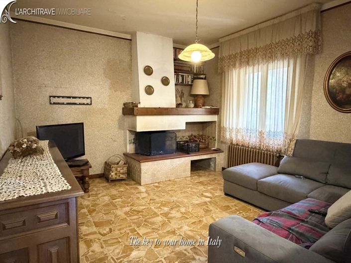 Image No.5-4 Bed House for sale