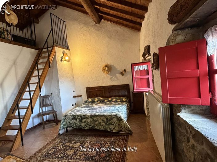 Image No.10-5 Bed House for sale