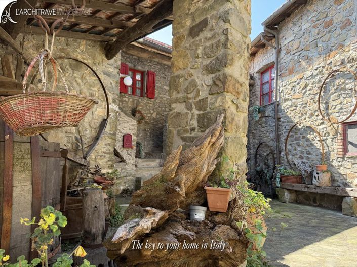 Image No.16-5 Bed House for sale