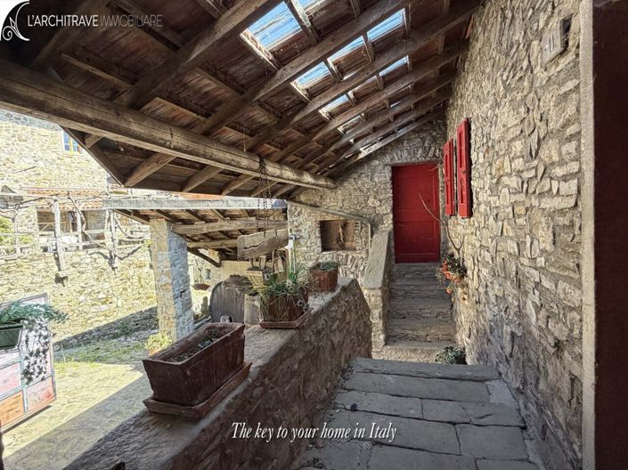 Image No.17-5 Bed House for sale