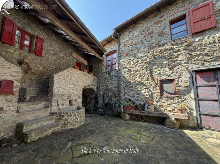 Image No.2-5 Bed House for sale