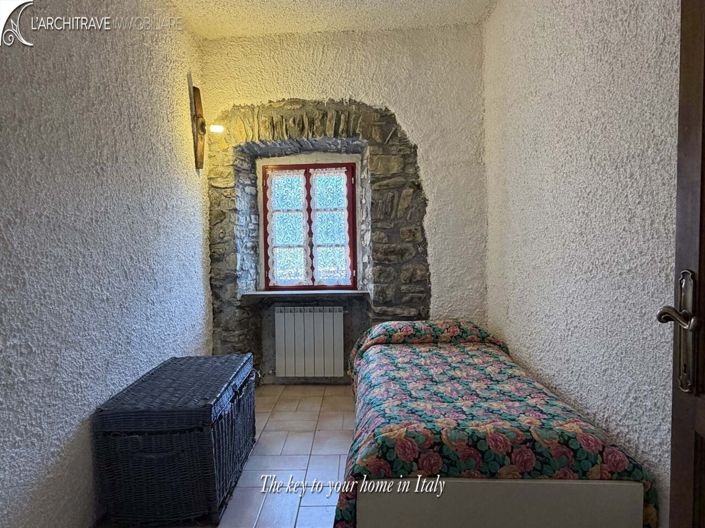 Image No.5-5 Bed House for sale