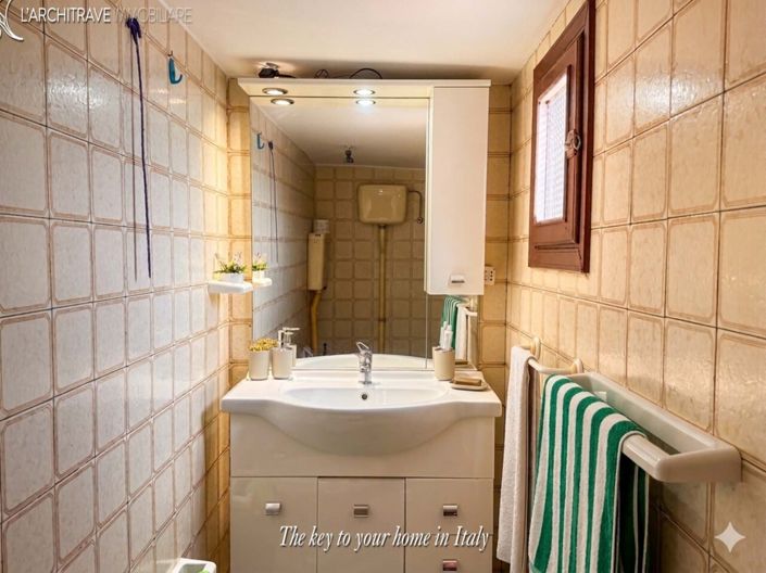 Image No.10-2 Bed House for sale