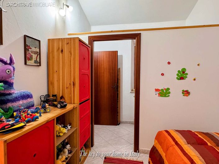 Image No.12-2 Bed House for sale