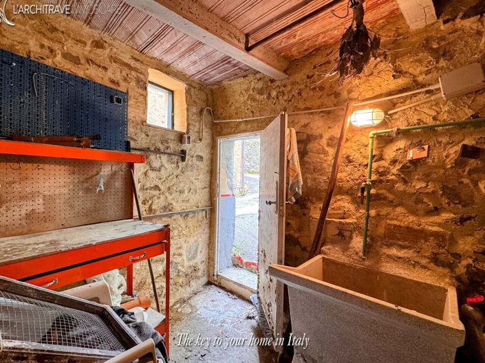 Image No.18-2 Bed House for sale