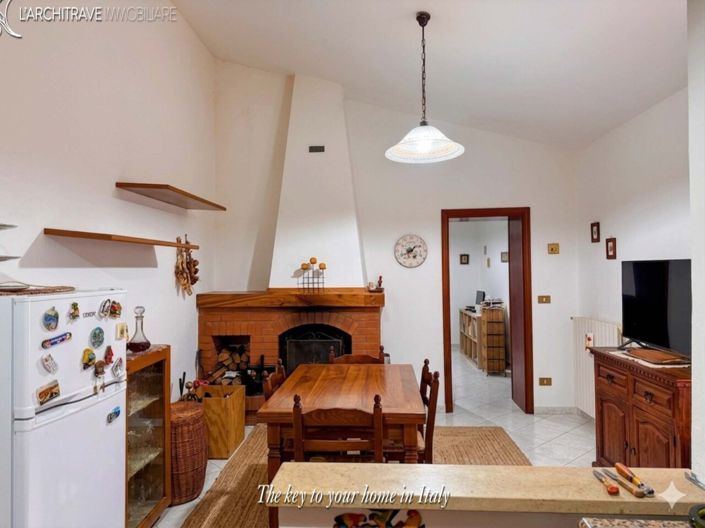 Image No.5-2 Bed House for sale