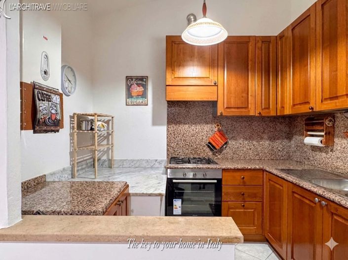 Image No.6-2 Bed House for sale