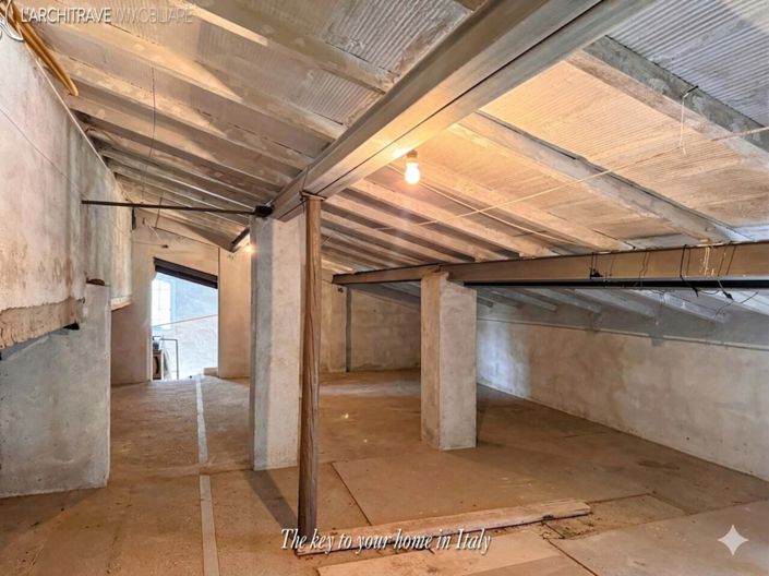 Image No.17-2 Bed House for sale