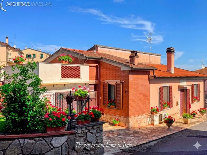 Image No.2-2 Bed House for sale