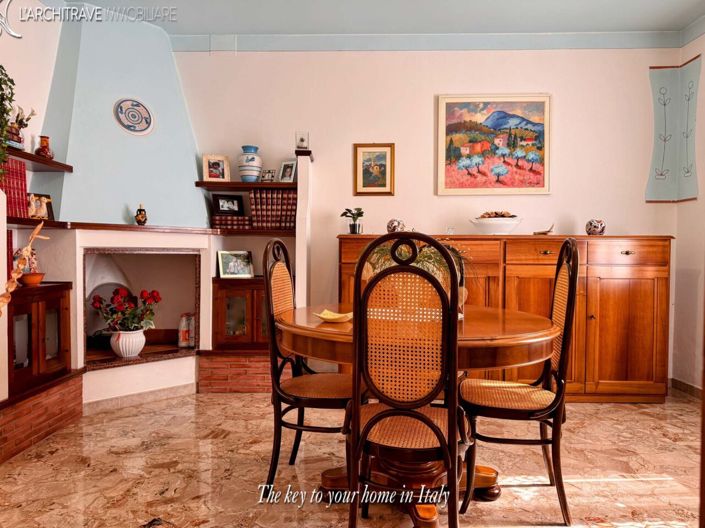 Image No.4-2 Bed House for sale
