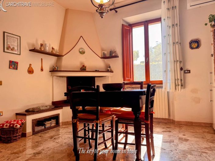 Image No.6-2 Bed House for sale