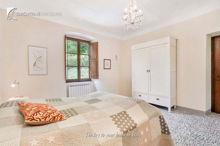 Image No.11-3 Bed House for sale