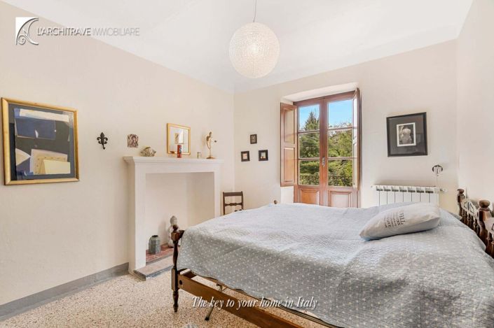 Image No.13-3 Bed House for sale