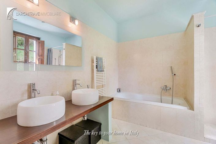 Image No.16-3 Bed House for sale