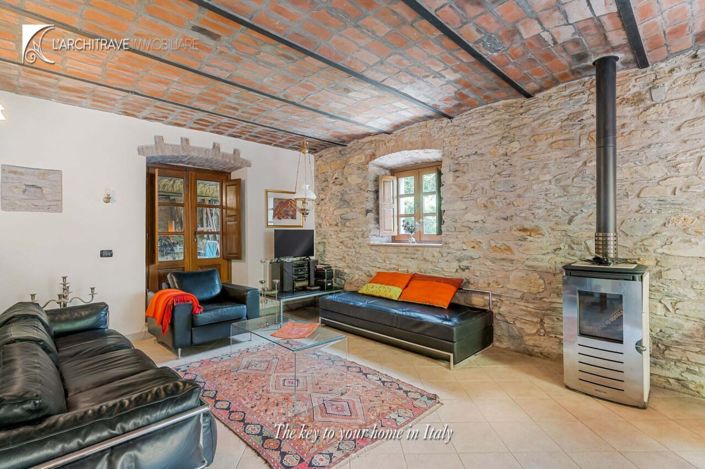 Image No.8-3 Bed House for sale