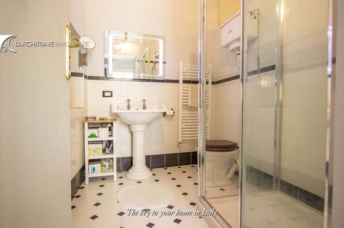 Image No.14-4 Bed House for sale