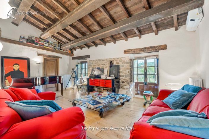 Image No.11-6 Bed House for sale