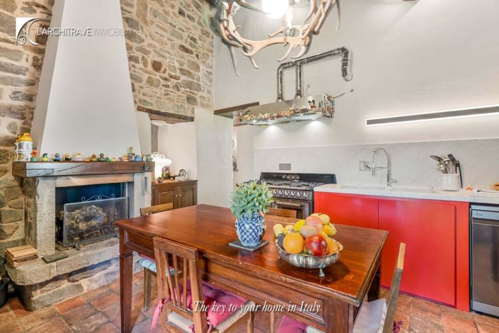 Image No.6-6 Bed House for sale
