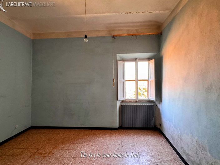 Image No.3-6 Bed House for sale