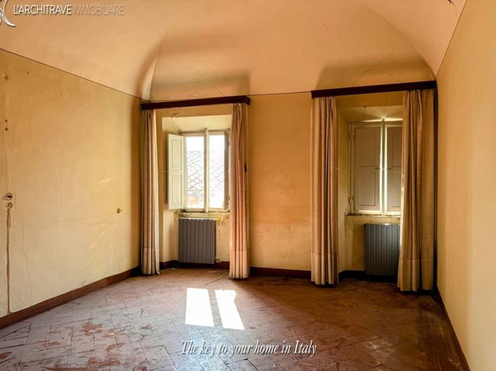 Image No.5-6 Bed House for sale